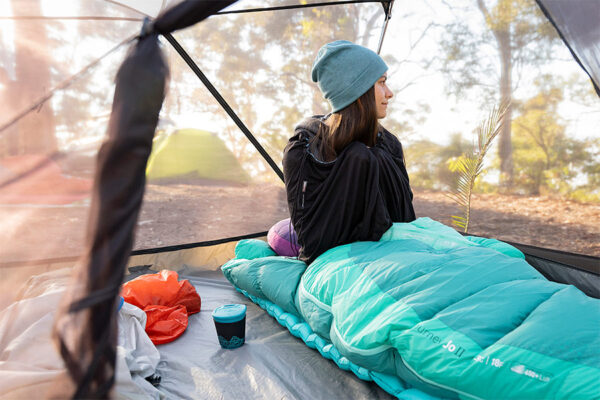 Boost Sleeping Bag Warmth: 15 Tips for Cozy Nights